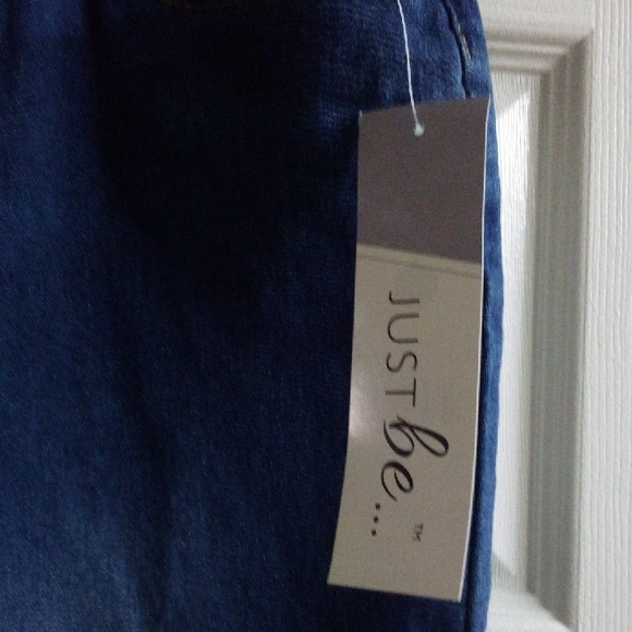 Just Be Capris/Skinny Jeans (3)pair Set ๐ค๐๐ NWT - Picture 9 of 11